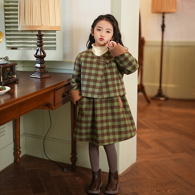 儿童女套装格子呢外套裙子2024秋冬新款中大童洋气复古夹棉两件套