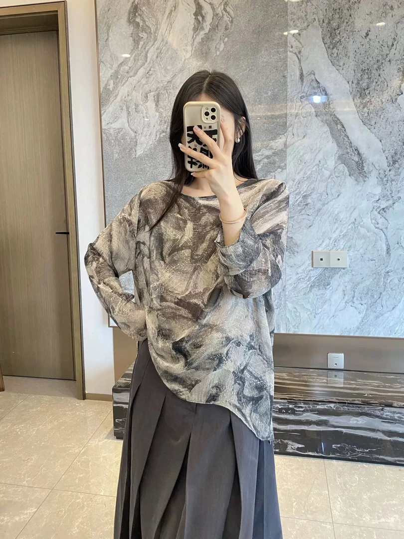 【现货】扎染印花长袖防晒t恤女设计感宽松开叉气质罩衫上衣