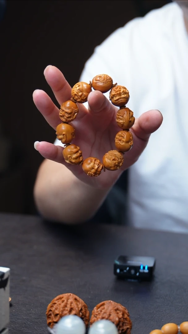 【闪购商品】橄榄核核雕双面十八罗汉