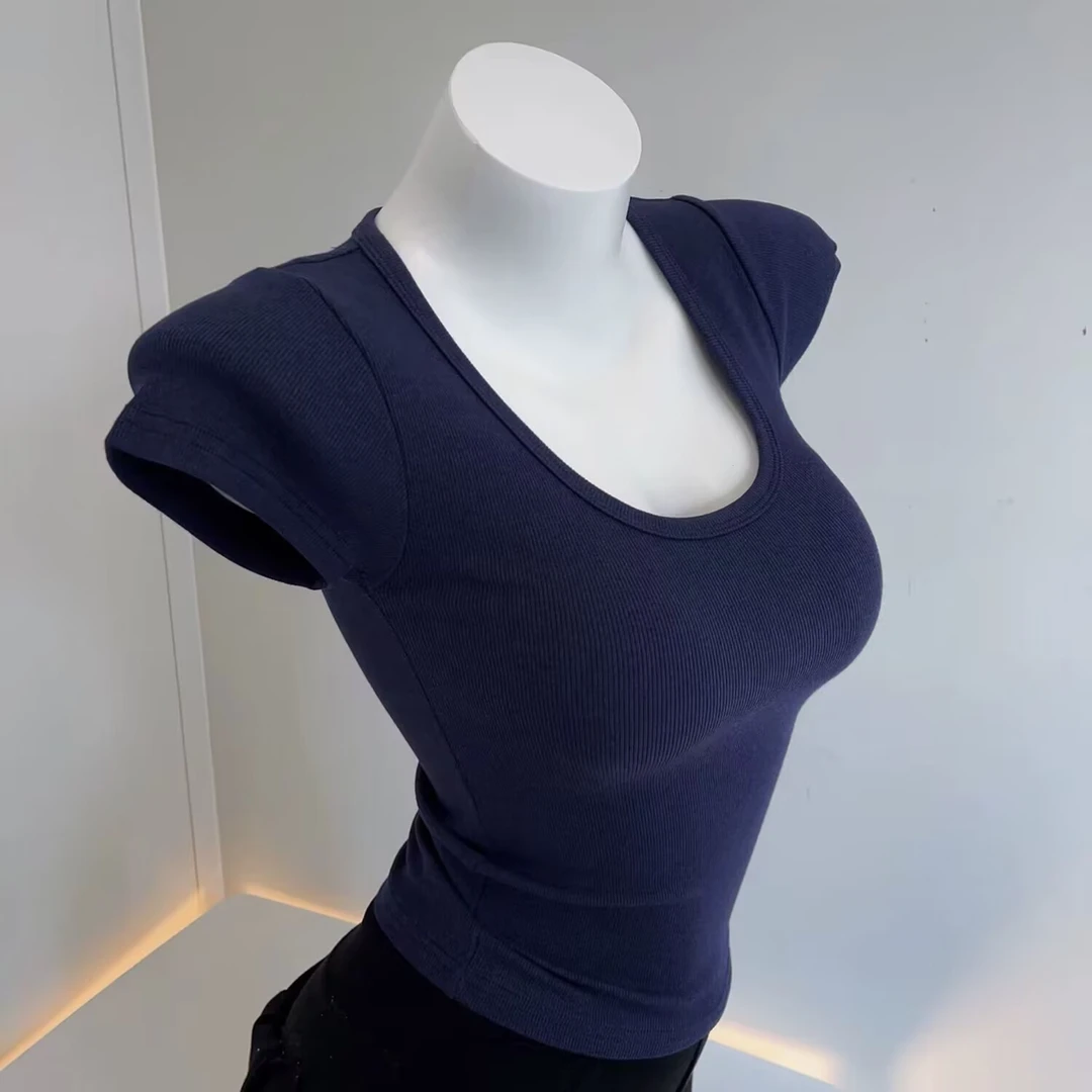 真的无敌显瘦!!!领口版型chao好的BM风螺纹大U领修身显瘦短袖