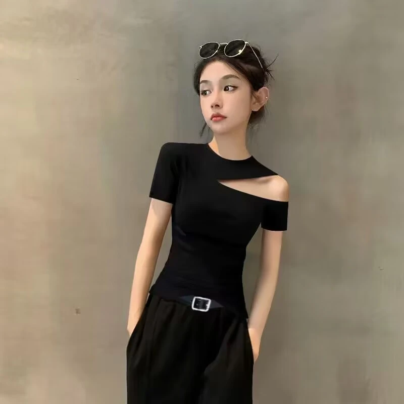 2025新款夏季黑色短袖T恤女小心机不规则正肩半袖设计感紧身上衣