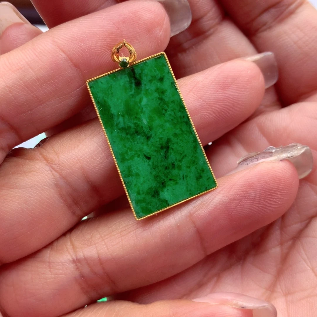 翡翠颈饰18K金镶嵌翡翠