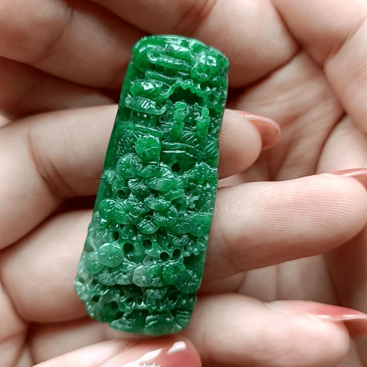 翡翠颈饰未镶嵌翡翠成品