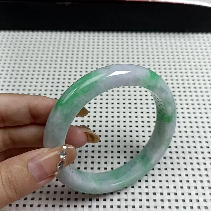 翡翠手镯未镶嵌翡翠成品