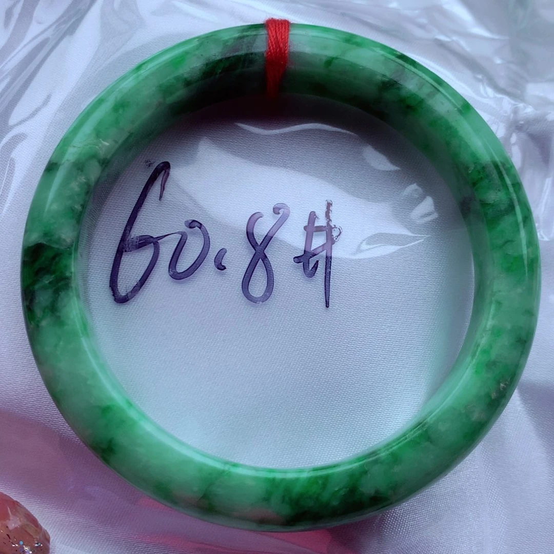 翡翠手镯未镶嵌翡翠