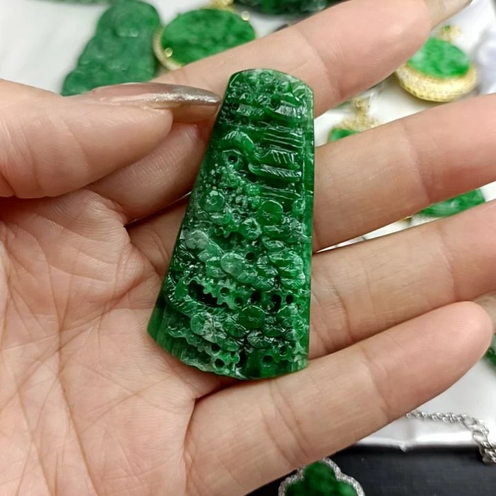 翡翠颈饰未镶嵌翡翠成品