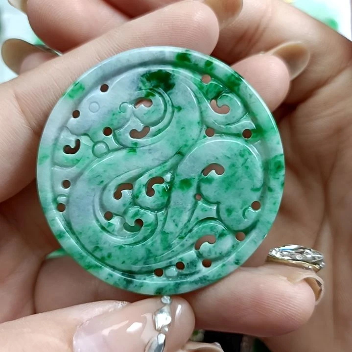翡翠颈饰未镶嵌翡翠成品