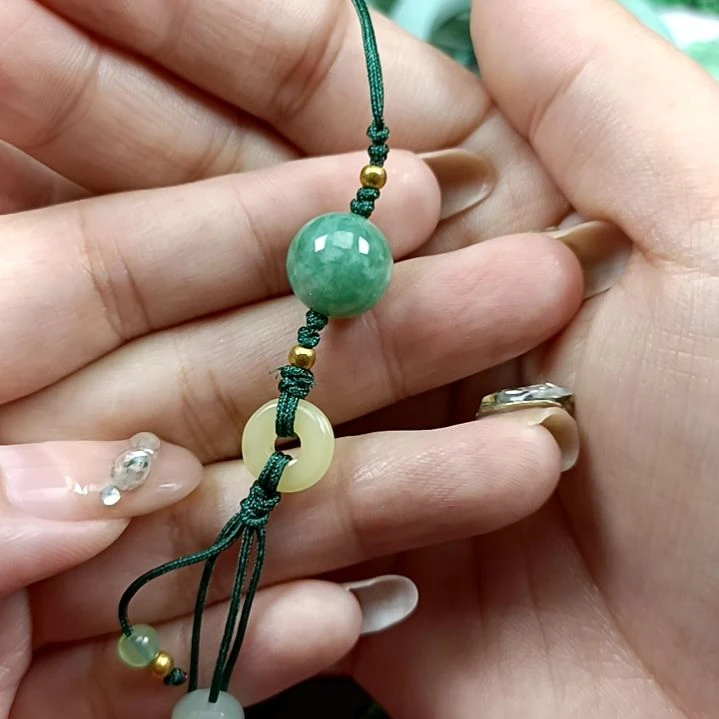 翡翠颈饰未镶嵌翡翠成品