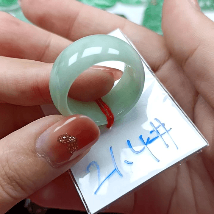 翡翠颈饰未镶嵌翡翠成品