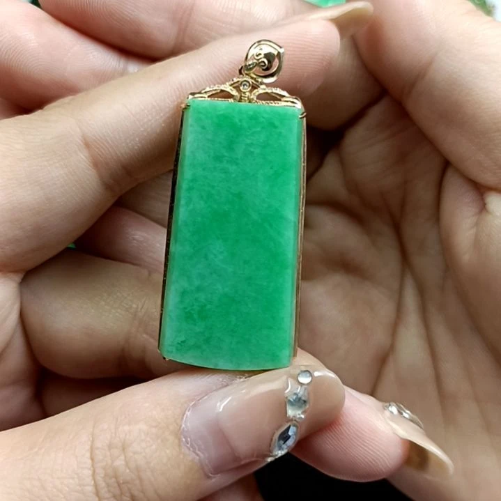 翡翠颈饰18K金镶嵌翡翠成品