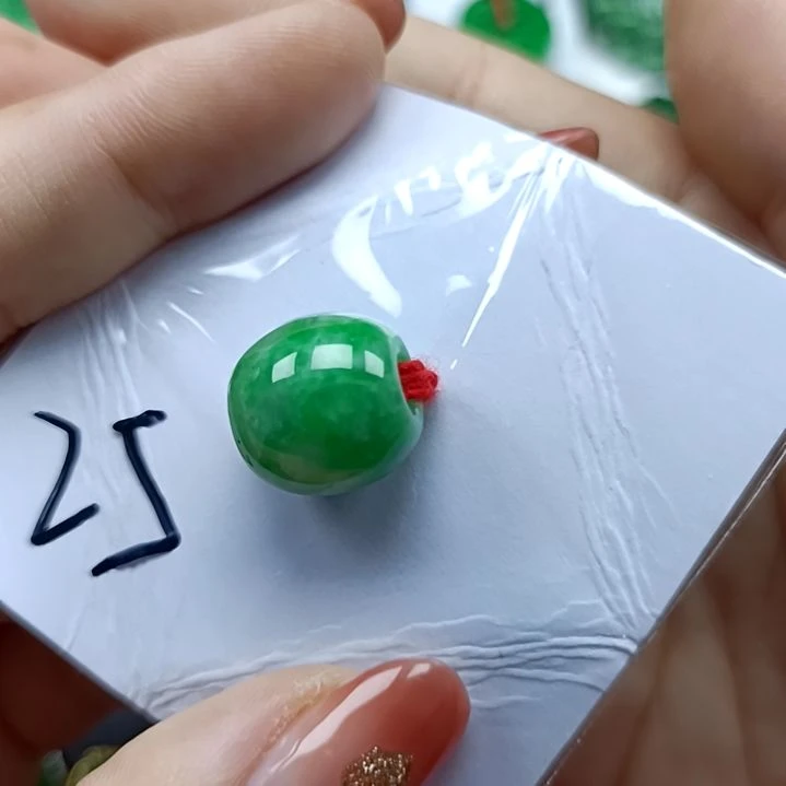 翡翠颈饰未镶嵌翡翠成品