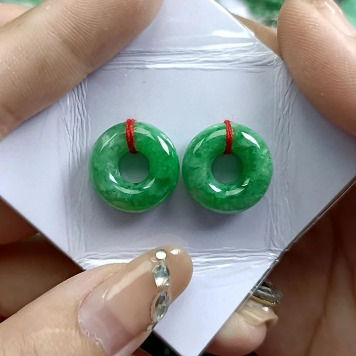 翡翠颈饰未镶嵌翡翠成品