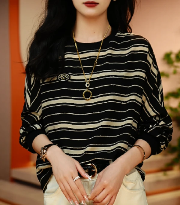 高端长袖时尚上衣女显瘦显白百搭印花圆领减龄