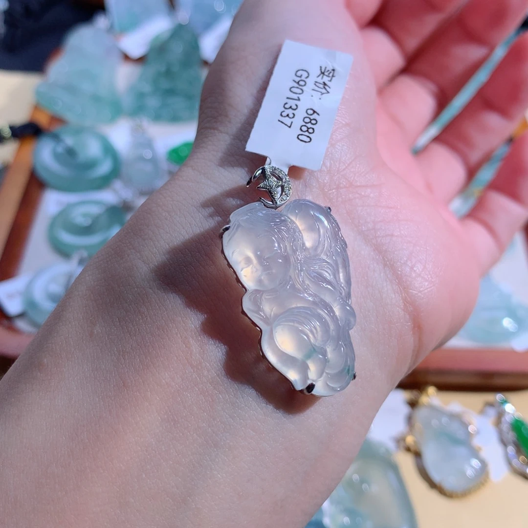 翡翠颈饰未镶嵌缅甸天然A货翡翠