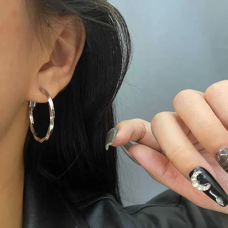 铜合金合成锆石耳饰 欧美冷淡风水波纹素圈耳圈气质夸张个性耳环