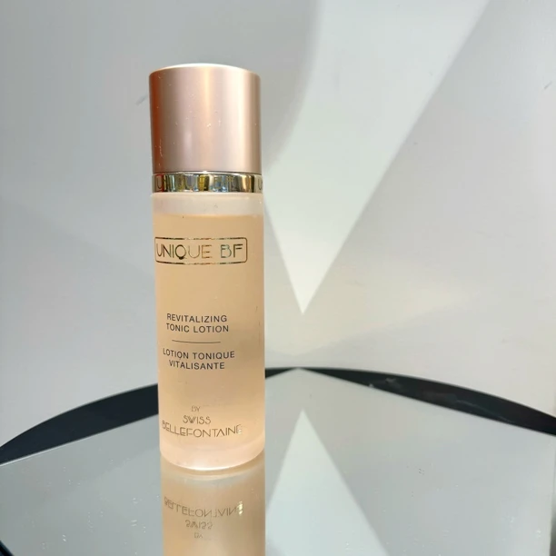 BF 幼滑清爽净肤时光水