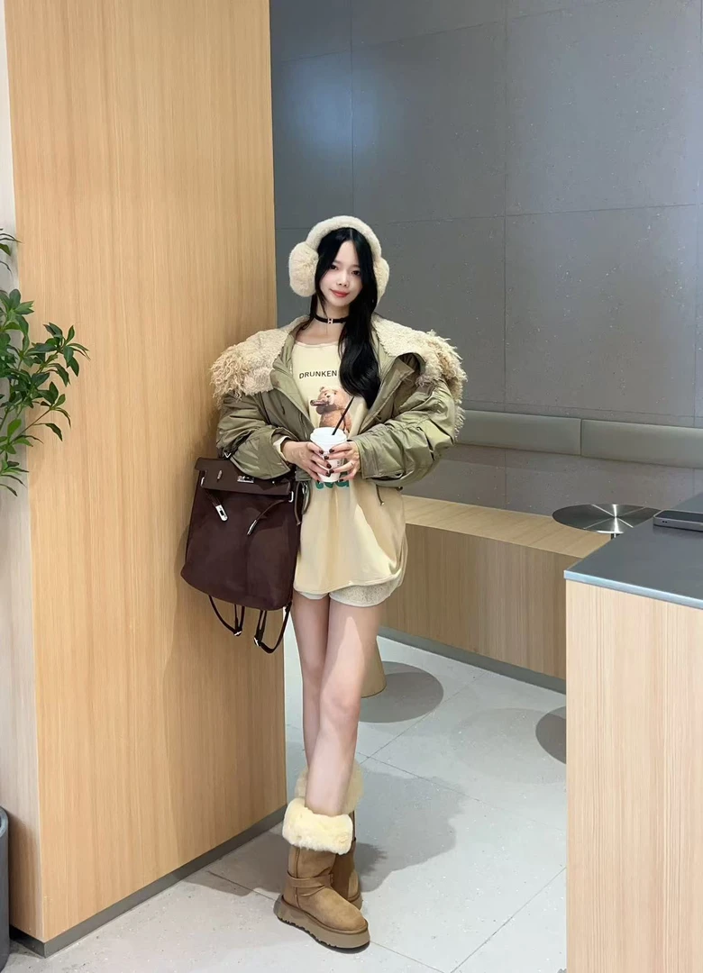 【TX】军绿甜酷短款外套/卡其卡通小熊宽松T恤/羔羔毛短裤