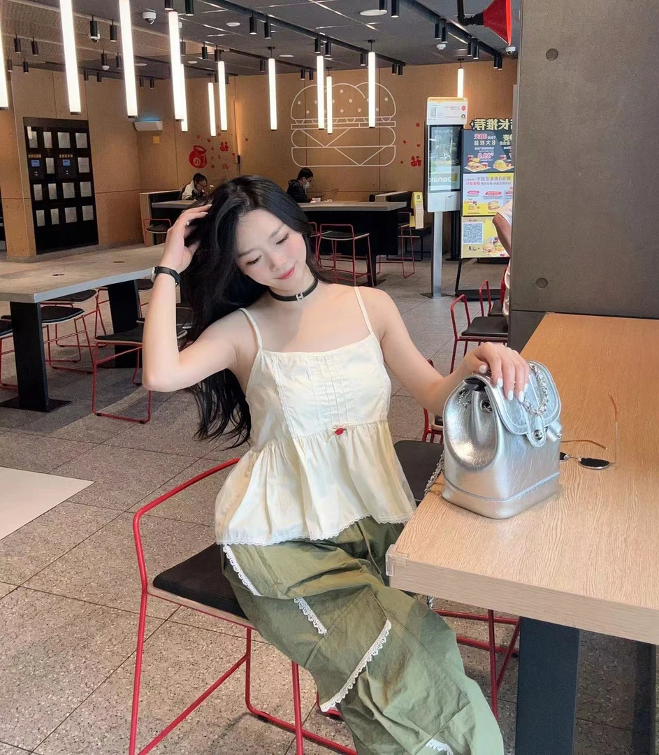 【TX】（福福款）甜辣立体小花朵少女花边短款吊带衬上衣