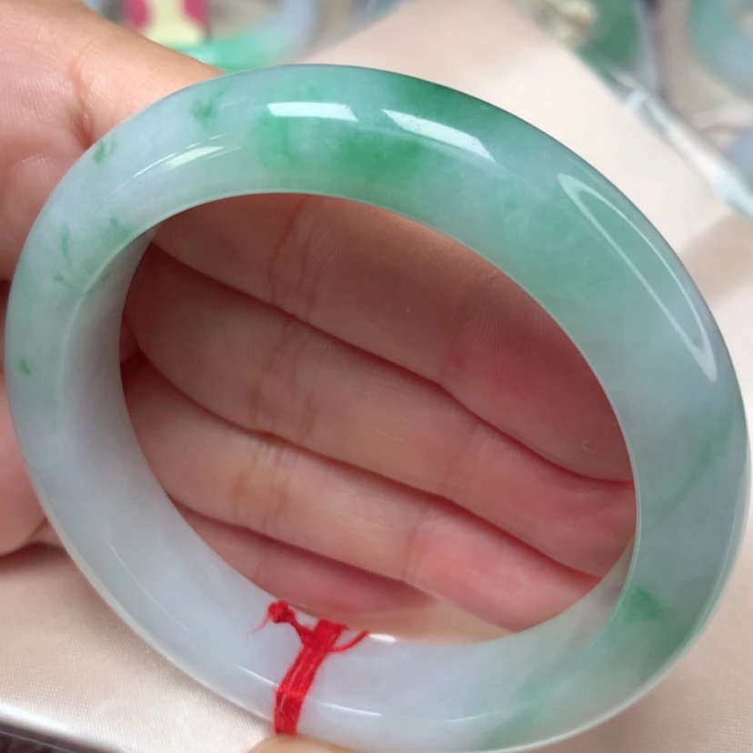 【闪购商品】翡翠手镯未镶嵌…