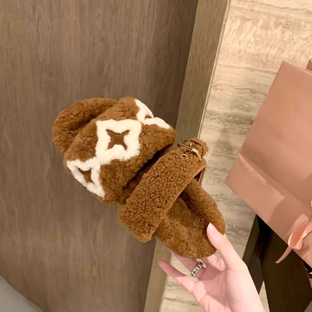 香港星星平底毛毛鞋女2025冬季新款外穿拼色松糕凉草编松糕凉拖鞋