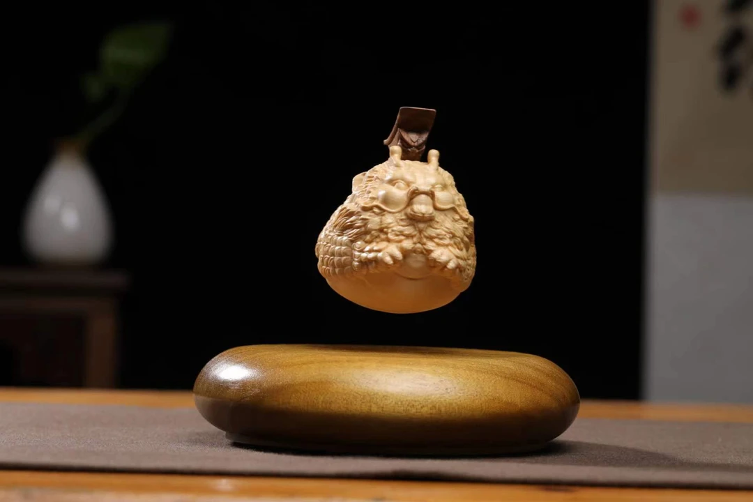 木雕磁悬浮原创设计外观专利生肖萌物文玩办公室摆件（小龙王）