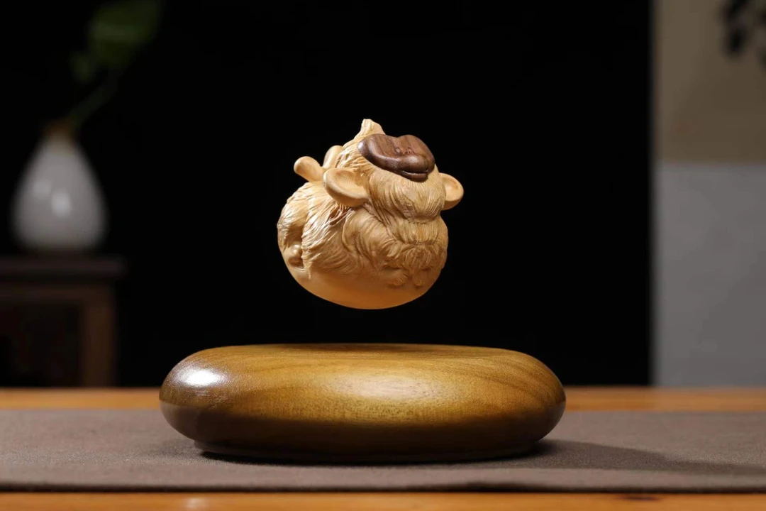 木雕磁悬浮原创设计外观专利生肖萌物文玩办公室摆件（金丝猴）