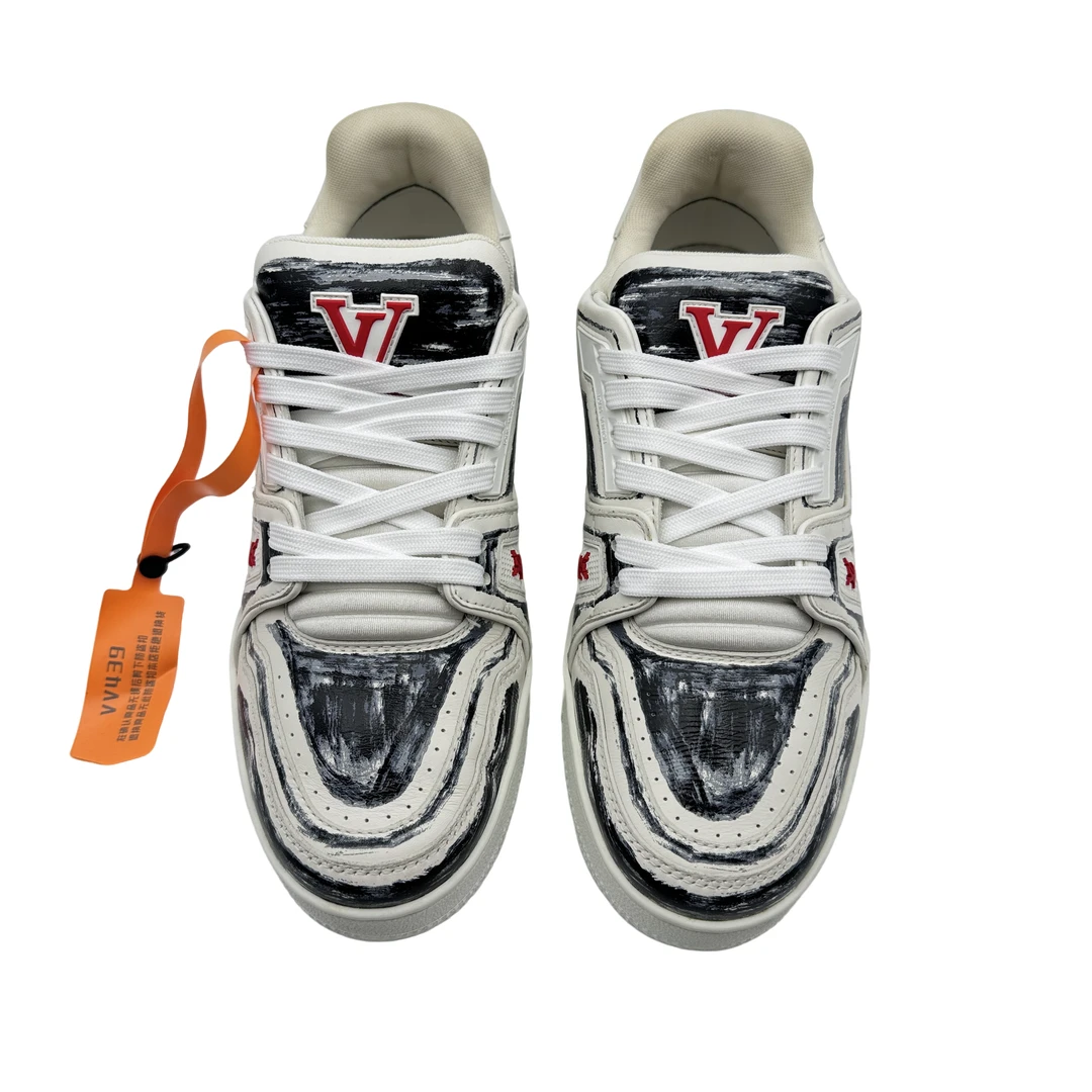 Lv/6.5码40.5码/黑白涂鸦trainer板鞋/97新/时尚潮流潮鞋/vv439