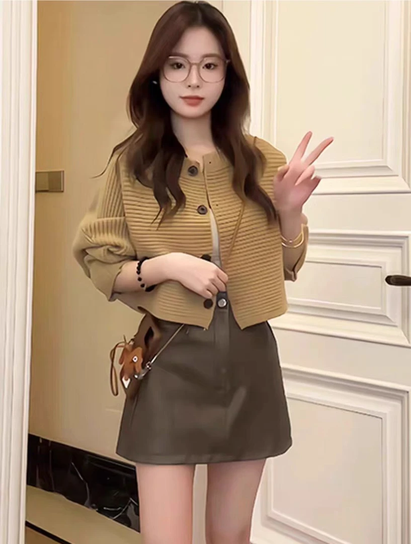 2024新款软糯糯慵懒高级感圆领针织外套蝙蝠袖显瘦毛衣开衫女秋冬