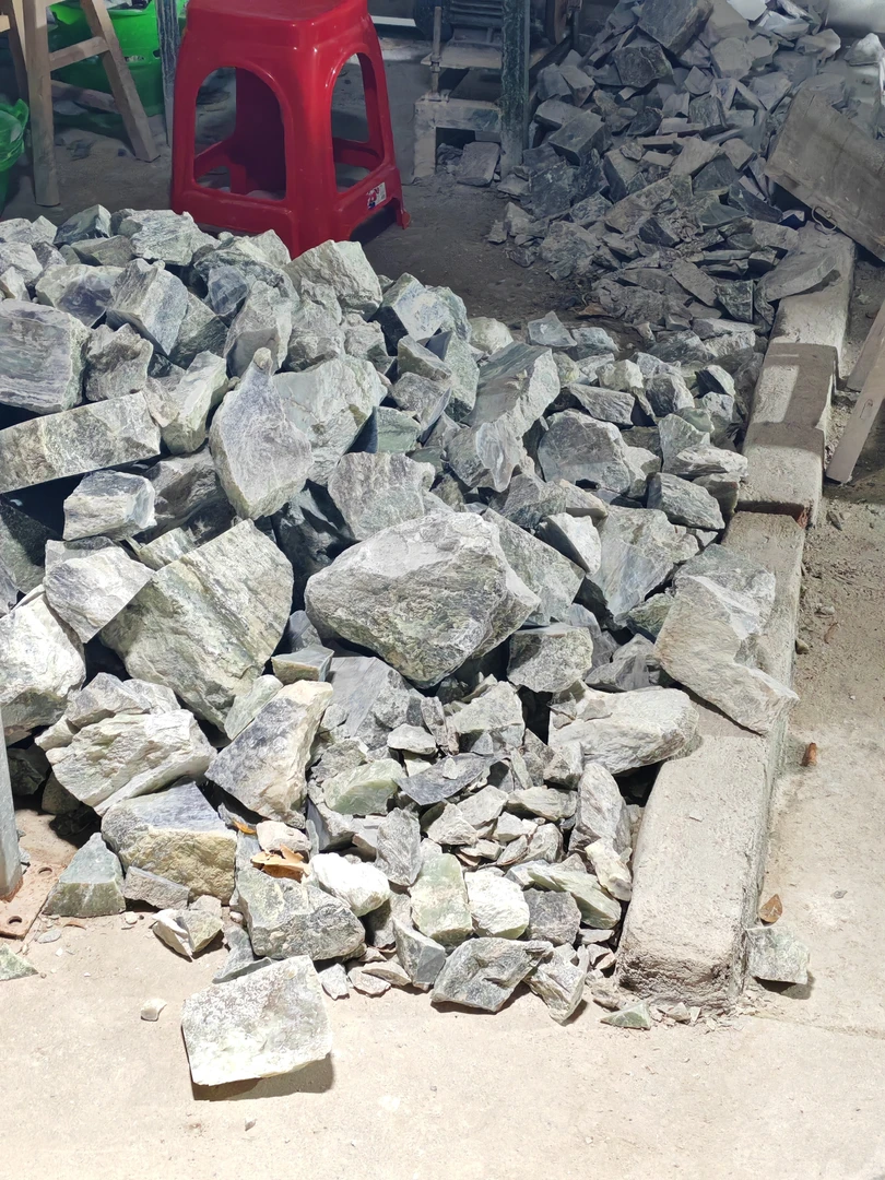 纯天然新疆料和田玉原石料