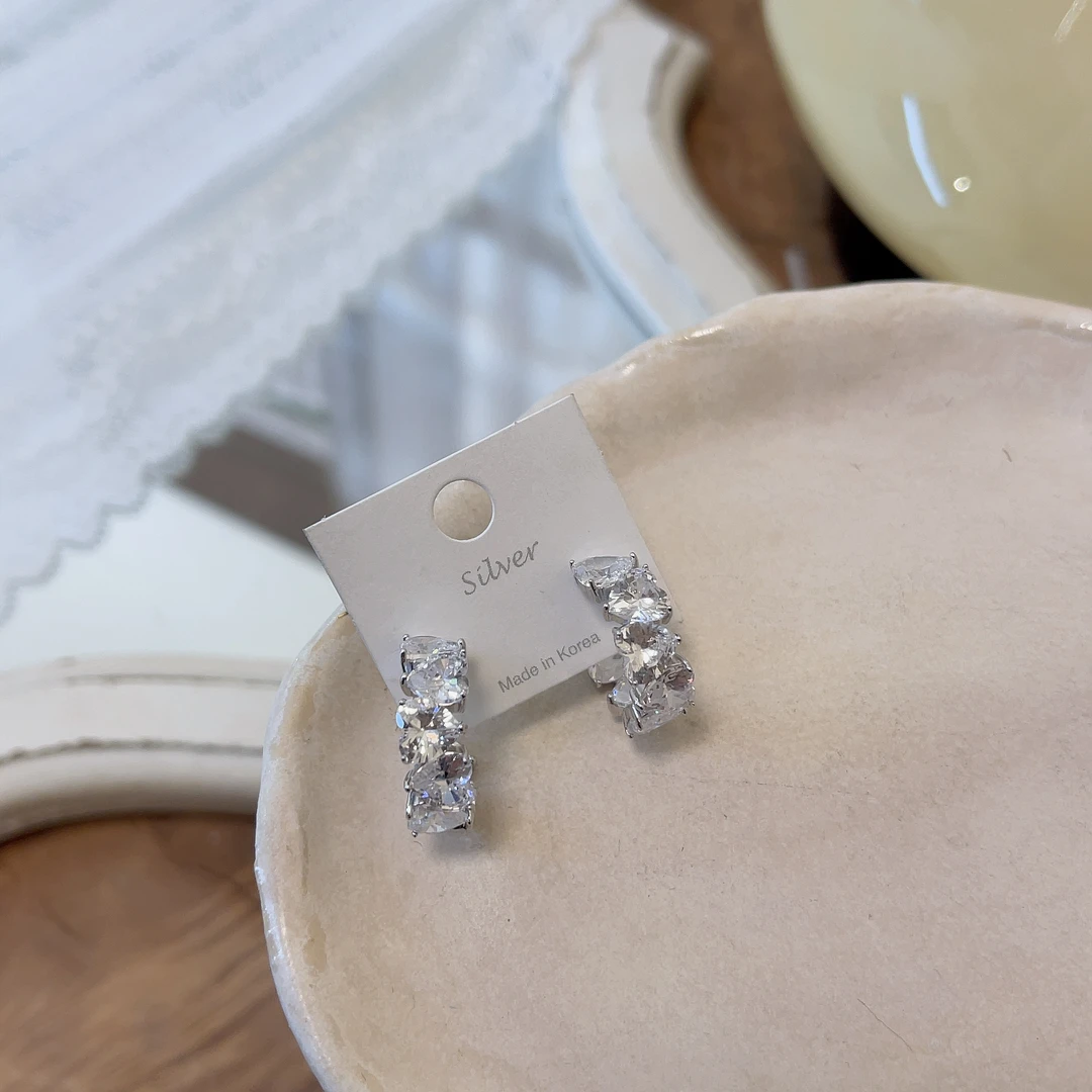 非金属合成锆石耳饰 W203气质轻奢精致爱心闪耳环