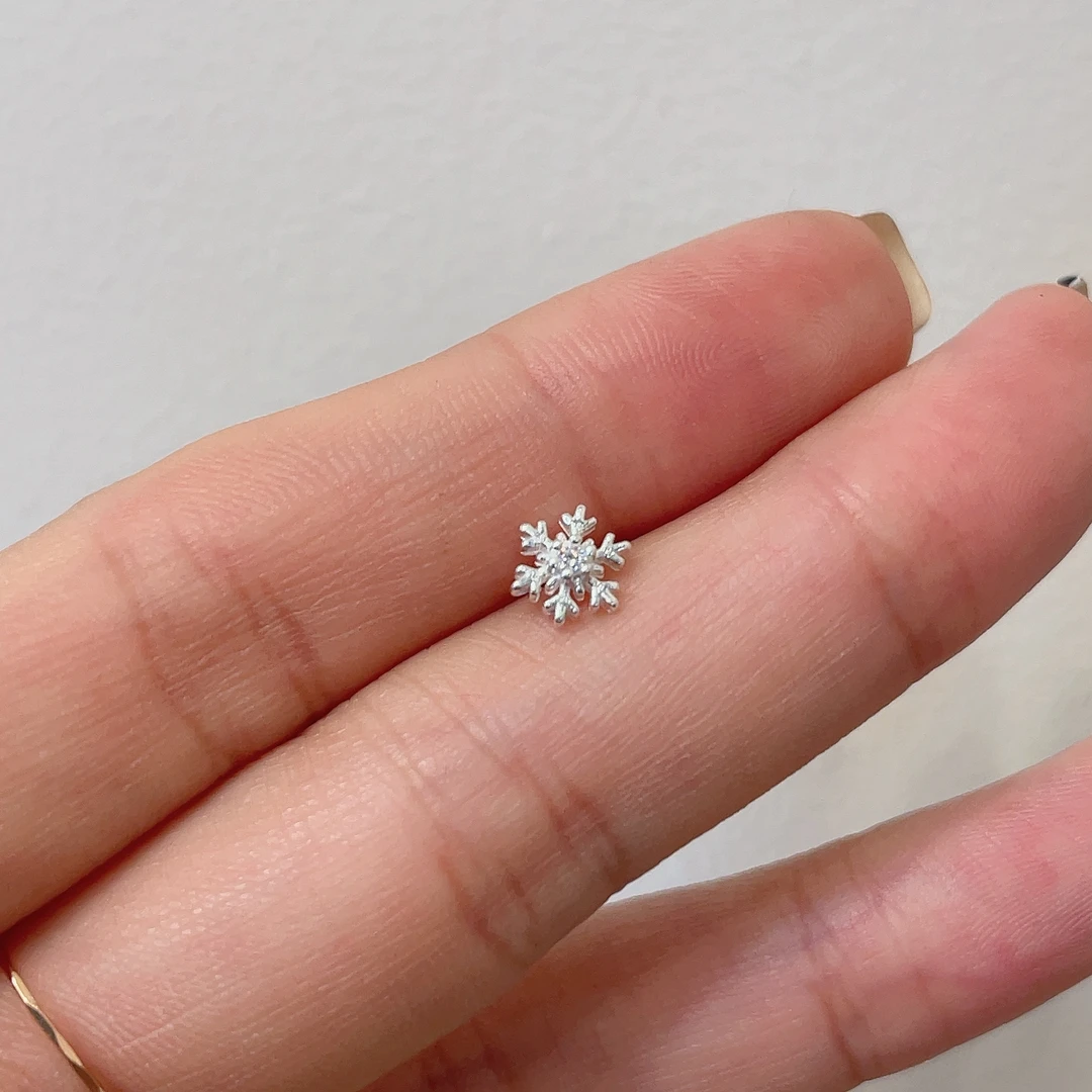 非金属合成锆石耳饰 W200韩系精致秋冬浪漫气质小雪花耳骨钉