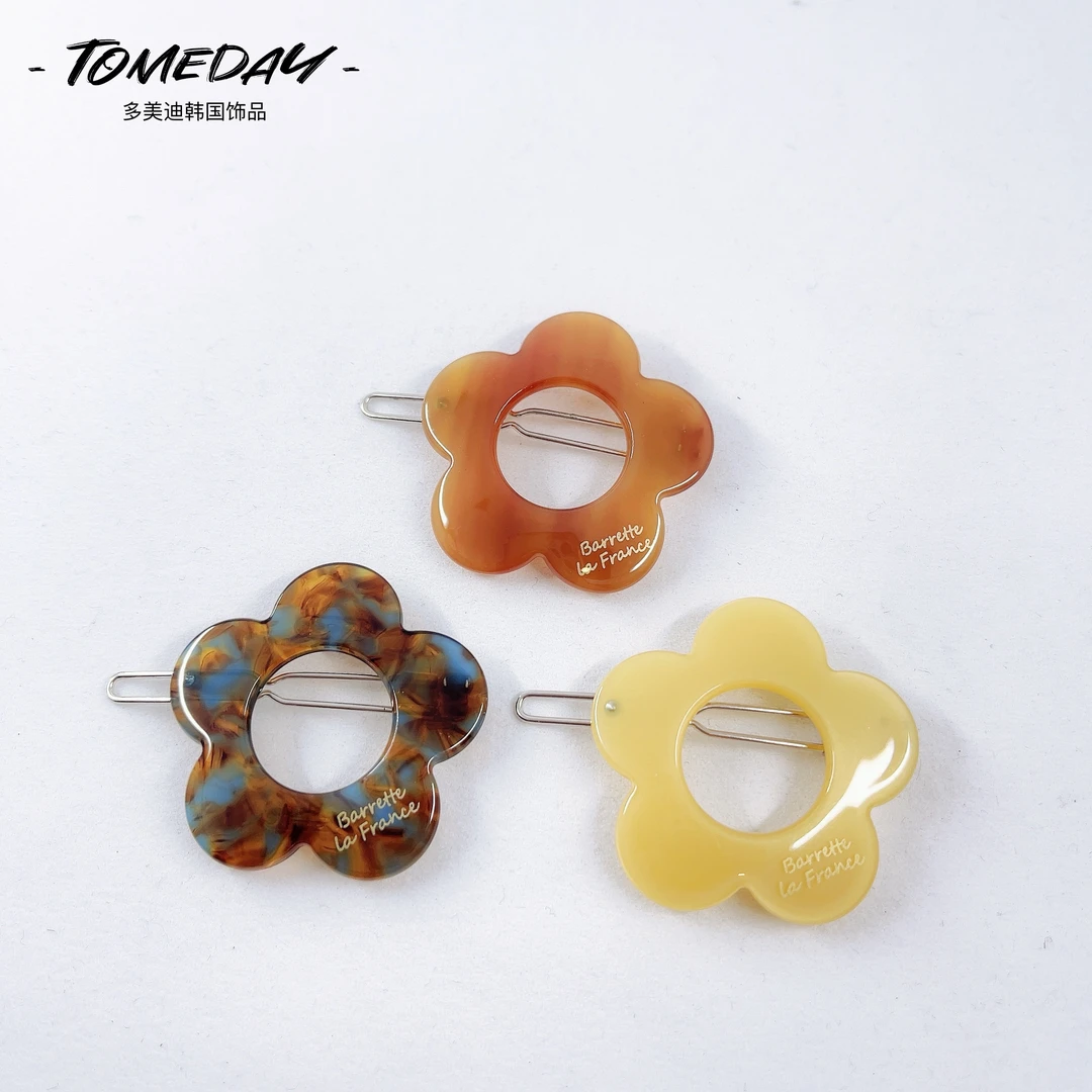 Q060精致CF质感醋酸花花边夹