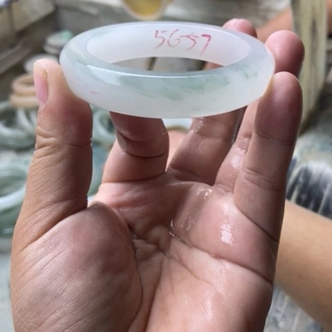 石英质玉手镯未镶嵌星*吖加工定制