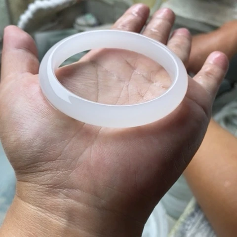 石英质玉手镯未镶嵌连*