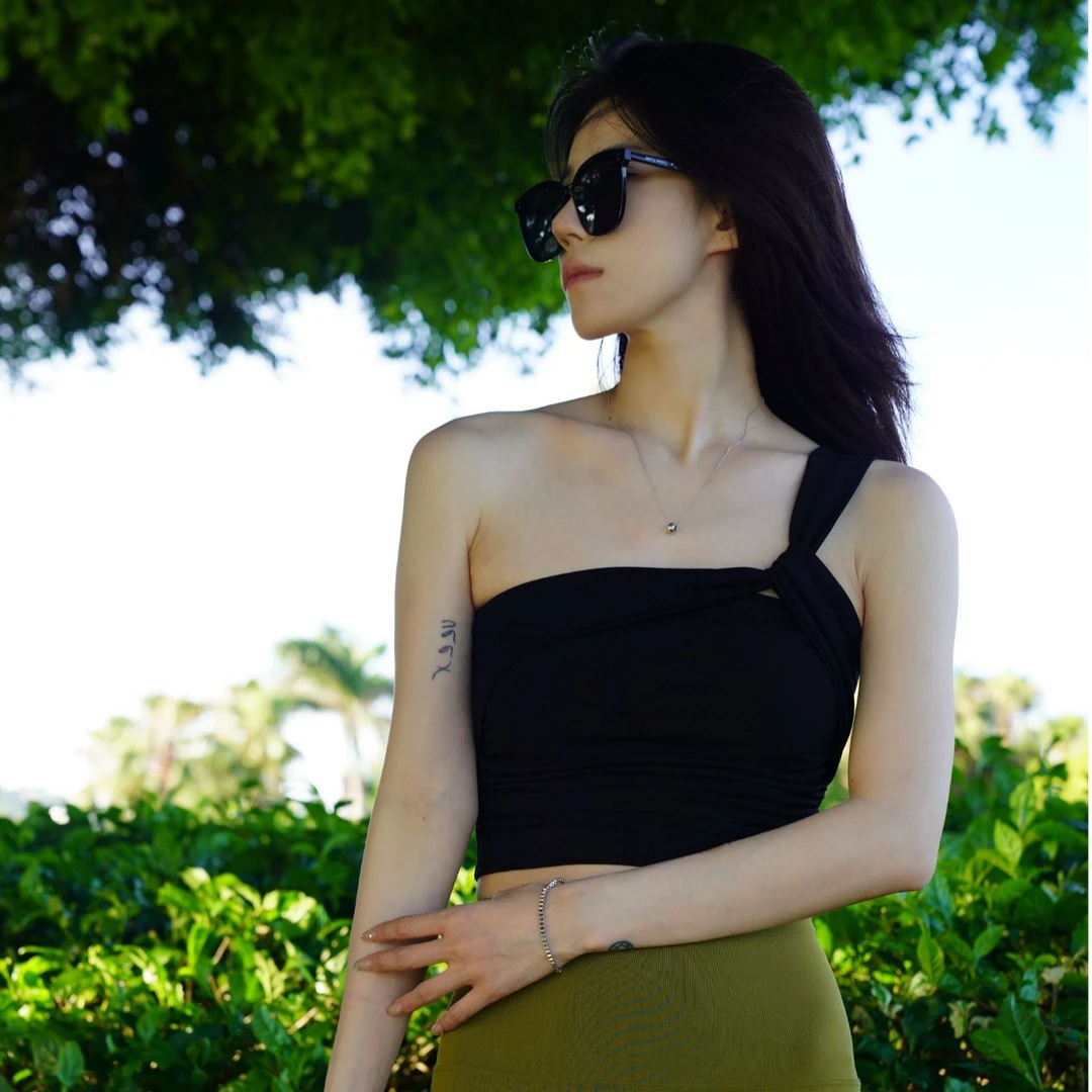 韩国ADD单肩瑜伽背心运动内衣带胸垫