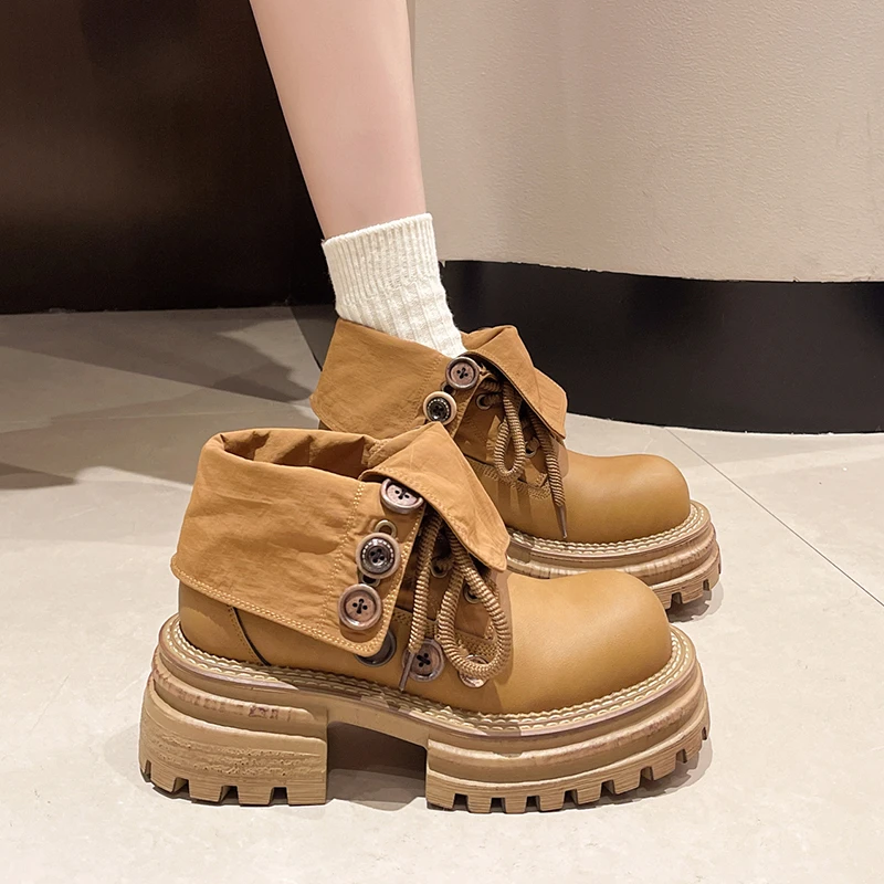 小众设计感复古马丁靴女款外穿2024秋冬新款英伦风松糕厚底大黄靴