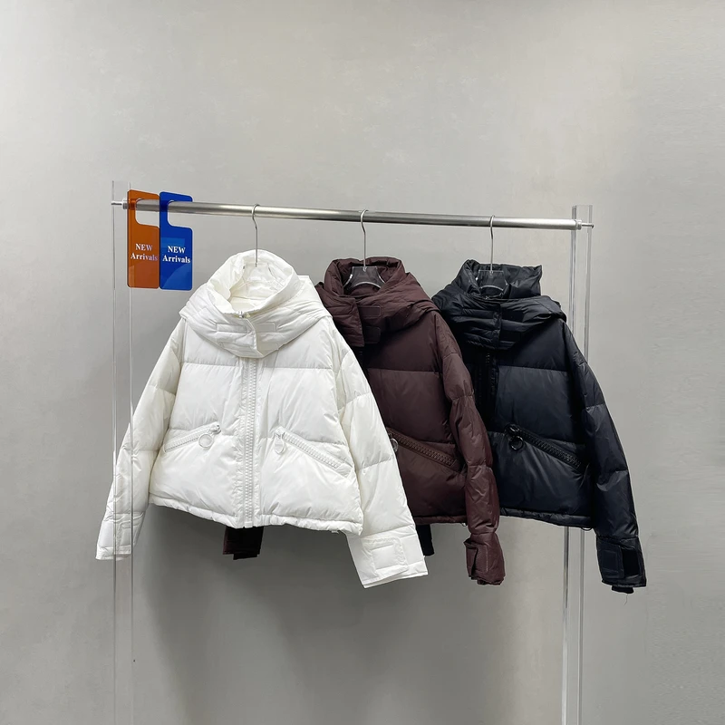 高品质连帽大拉链羽绒服女短款宽松面包服保暖白鸭绒外套923118-1