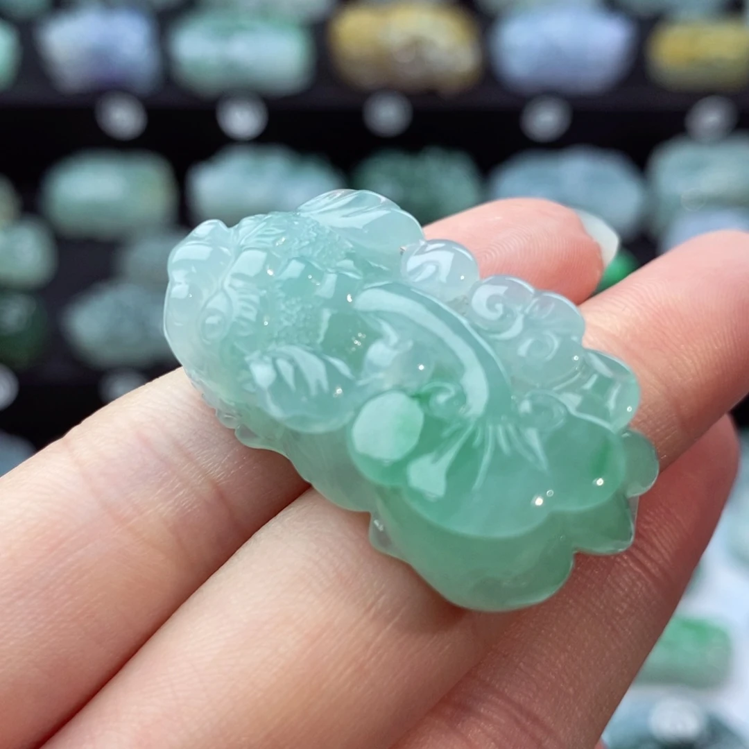 翡翠颈饰未镶嵌天然