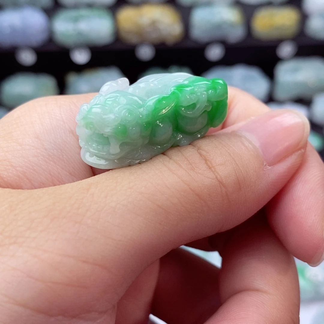 翡翠颈饰未镶嵌天然