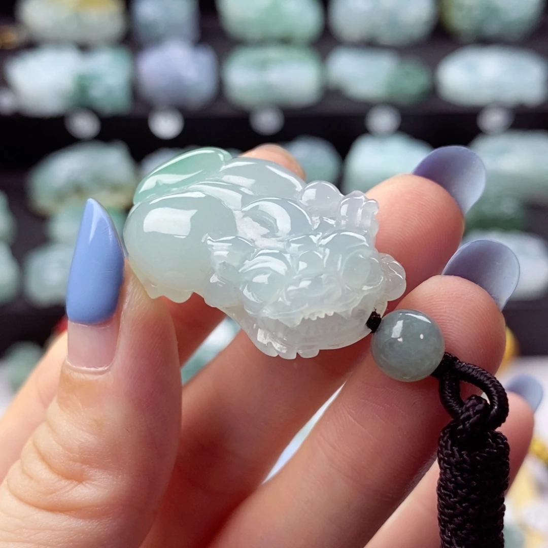 翡翠颈饰未镶嵌天然