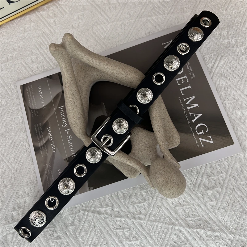 免打孔腰带女束腰装饰配毛衣大衣牛仔裤全孔铆钉皮带2024新款秋冬