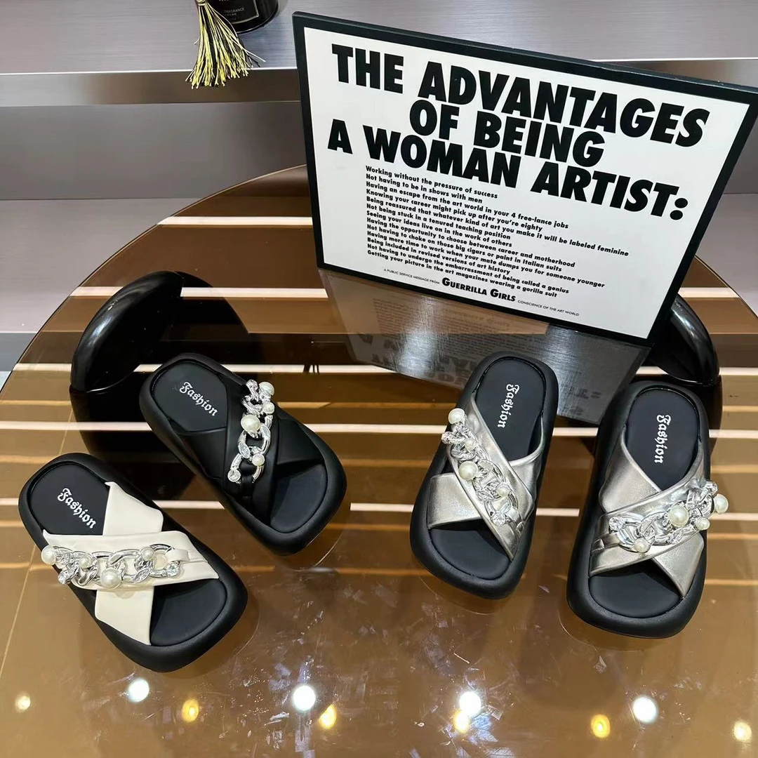 时尚厚底网红珍珠拖鞋女款2024夏季新款休闲百搭软底外穿单