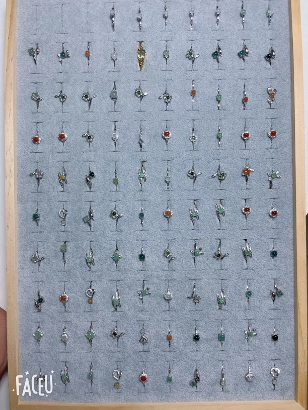 天然翡翠A货925银镶戒指发其一