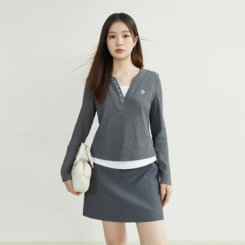 独束大码MM女装时髦假两件T恤V领显瘦慵懒感长袖休闲T恤24DS81104