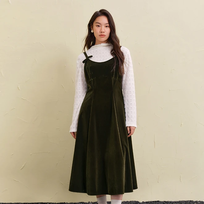 独束微胖M大码女装时尚气质百搭平绒收腰显瘦吊带连衣裙24DS84338