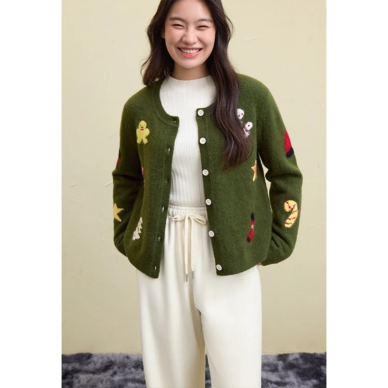 独束微胖大码女装设计氛围感圆领开衫通勤胖针织衫内搭24DS84441