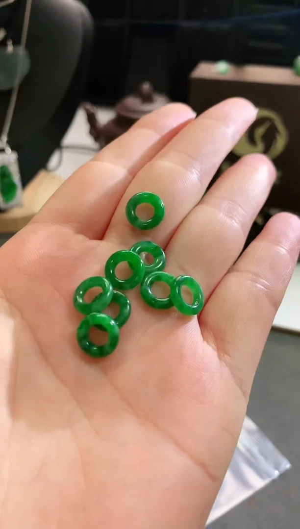 【闪购商品】翡翠颈饰未镶嵌吊坠 多样性发货（发一个）