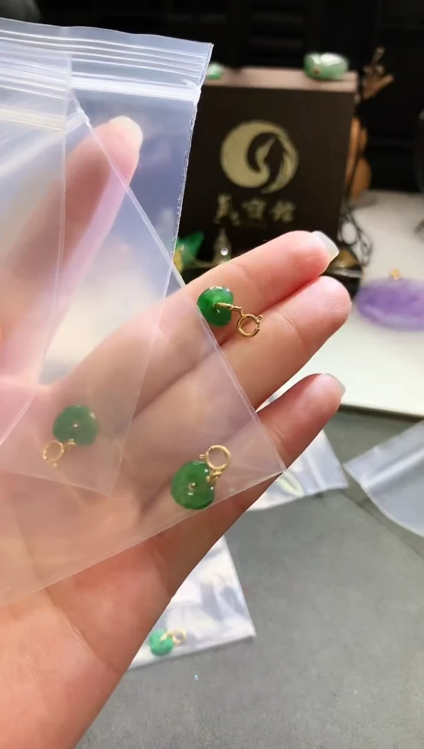 【闪购商品】翡翠颈饰18K金镶嵌吊坠 多样性发货（发一个）10
