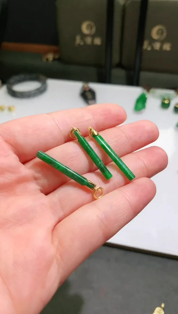 【闪购商品】翡翠颈饰18K金镶嵌吊坠 多样性发货（发一个）3