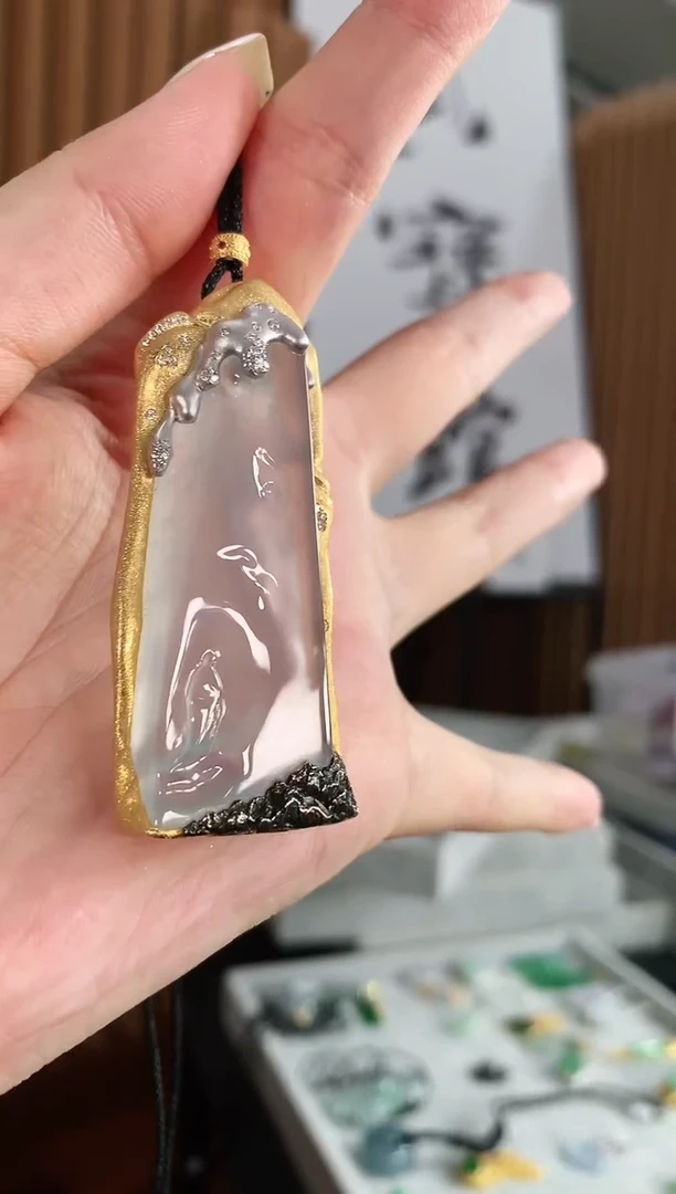 【闪购商品】翡翠颈饰18K金镶嵌吊坠